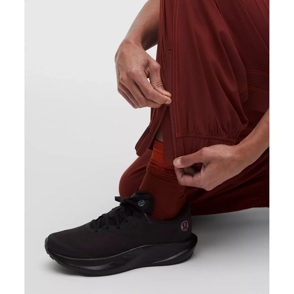 817-Lululemon-Define High-Rise Swift Jogger Regular-Cranberry Charm/Cherry Ember
